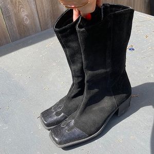 VINTAGE 🖤✨ Black Suede boots w/ Python toe detail SZ 8 🤘🏼